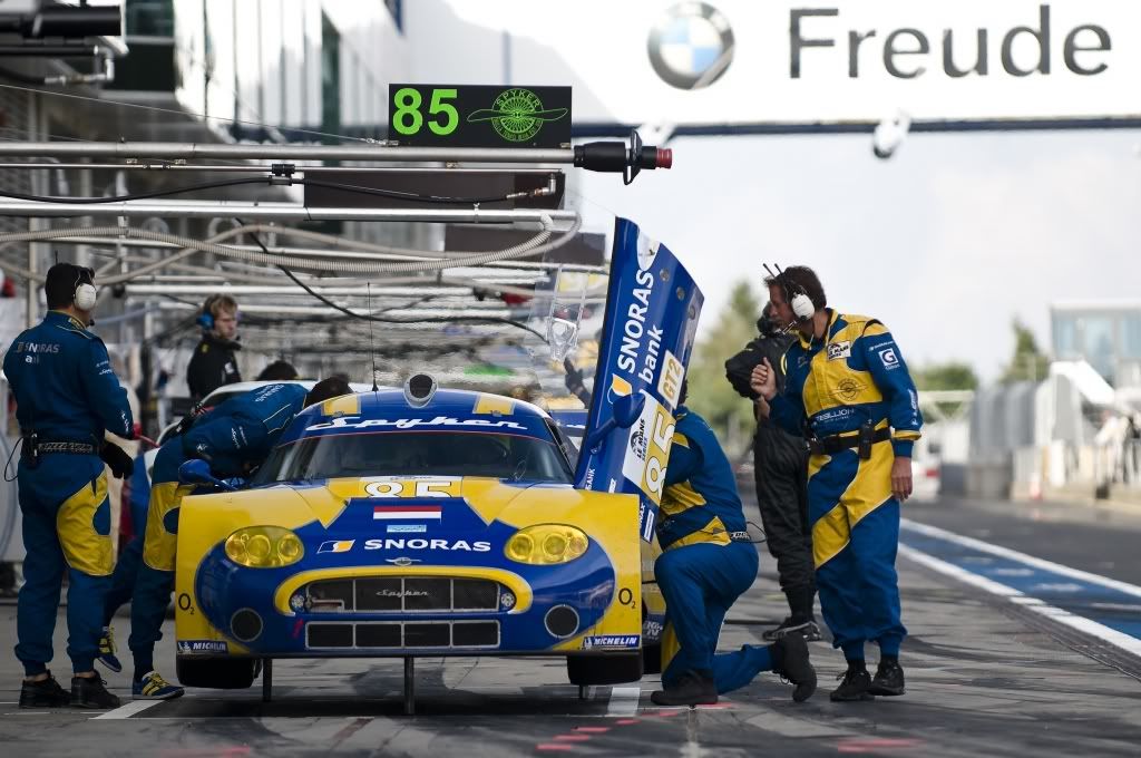 http://i838.photobucket.com/albums/zz304/votblindub2/Spyker_Squadron_Nurburgring_LMS_06.jpg