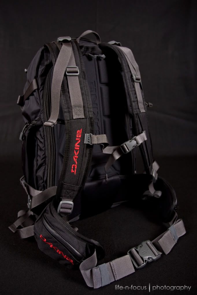 IMAGE: http://i838.photobucket.com/albums/zz306/Life-n-Focus/Dakine%20Sequence%20Review/RG_16476.jpg