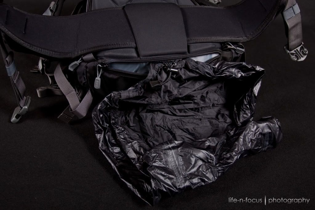 IMAGE: http://i838.photobucket.com/albums/zz306/Life-n-Focus/Dakine%20Sequence%20Review/RG_16486.jpg